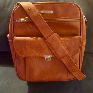 Samsonite Vintage 70’s Unisex Messenger/Crossbody Bag